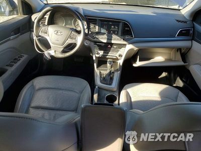 Zdjęcie 8 z 12 samochodu: 2017 HYUNDAI ELANTRA LIMITED VIN:5NPD84LF7HH061863 - miniatura