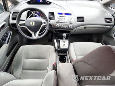 Zdjęcie 8 z 13 samochodu: 2010 HONDA CIVIC LX VIN:2HGFA1F56AH323743 - miniatura