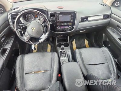 Zdjęcie 8 z 13 samochodu: 2016 MITSUBISHI OUTLANDER SE VIN:JA4AD3A31GZ019689 - miniatura