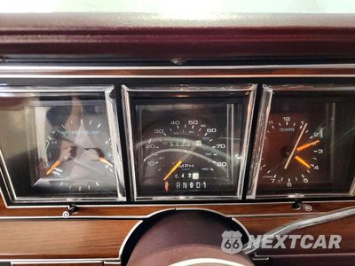 Zdjęcie 9 z 12 samochodu: 1988 LINCOLN TOWN CAR VIN:1LNBM81F0JY719682 - miniatura