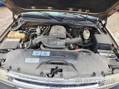 Zdjęcie 11 z 12 samochodu: 2004 CHEVROLET SUBURBAN C1500 VIN:1GNEC16Z94J197721 - miniatura