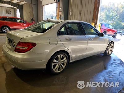 Trzecie zdjęcie samochodu z tyłu: 2013 MERCEDES-BENZ C 250 VIN:WDDGF4HB9DR294709 - miniatura