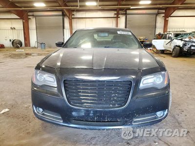 Piąte zdjęcie samochodu w środku: 2014 CHRYSLER 300 S VIN:2C3CCAGG9EH357200 - miniatura