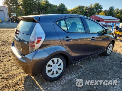 Trzecie zdjęcie samochodu z tyłu: 2013 TOYOTA PRIUS C TWO VIN:JTDKDTB33D1531151 - miniatura
