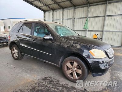 Czwarte zdjęcie samochodu z boku: 2007 MERCEDES-BENZ ML 500 VIN:4JGBB75E67A238984 - miniatura