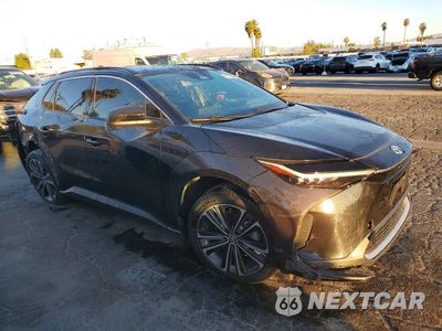 Czwarte zdjęcie samochodu z boku: 2023 TOYOTA BZ4X LIMITED VIN:JTMAAAAA5PA000515 - miniatura
