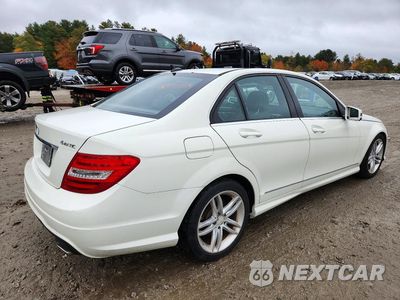 Trzecie zdjęcie samochodu z tyłu: 2012 MERCEDES-BENZ C 300 4MATIC VIN:WDDGF8BB6CR193352 - miniatura