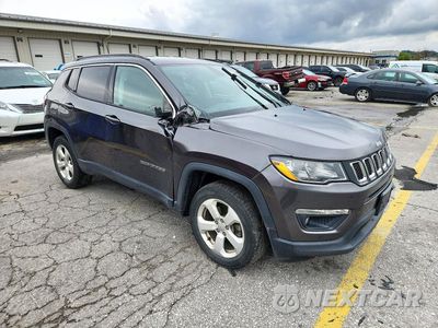 Czwarte zdjęcie samochodu z boku: 2020 JEEP COMPASS LATITUDE VIN:3C4NJDBB5LT101549 - miniatura