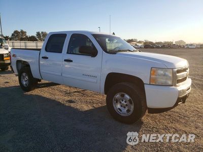 Czwarte zdjęcie samochodu z boku: 2010 CHEVROLET SILVERADO K1500 LT VIN:3GCRKSE37AG286703 - miniatura