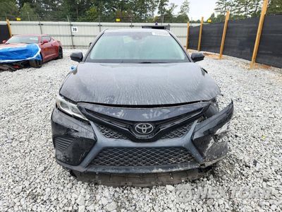Piąte zdjęcie samochodu w środku: 2018 TOYOTA CAMRY SE VIN:4T1B11HK0JU628339 - miniatura