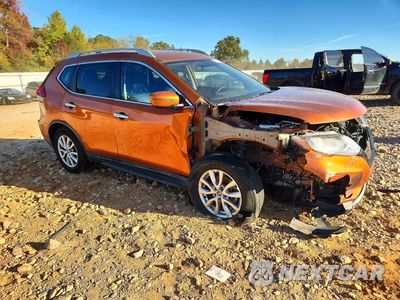 Czwarte zdjęcie samochodu z boku: 2018 NISSAN ROGUE SV VIN:5N1AT2MT0JC805956 - miniatura