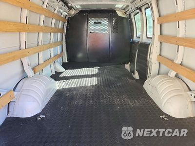 Zdjęcie 10 z 14 samochodu: 2025 GMC SAVANA G2500 VIN:1GTW7AFP1S1238680 - miniatura