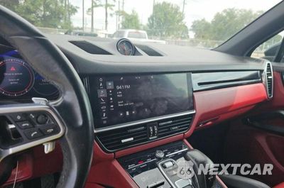 Zdjęcie 9 z 14 samochodu: 2019 PORSCHE CAYENNE VIN:WP1AA2AY2KDA07656 - miniatura