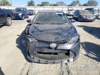 Piąte zdjęcie samochodu w środku: 2018 TOYOTA COROLLA LE VIN:5YFBURHE2JP792550 - miniatura