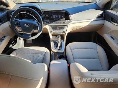 Zdjęcie 8 z 12 samochodu: 2017 HYUNDAI ELANTRA SE VIN:KMHD74LF2HU404910 - miniatura