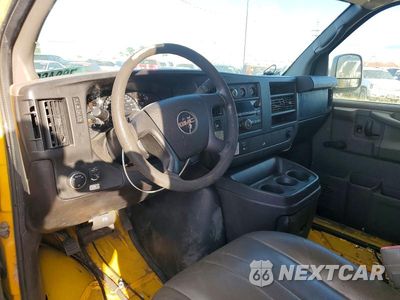 Zdjęcie 8 z 13 samochodu: 2011 GMC SAVANA BOX TRUCK VIN:1GDY72CA7B1900627 - miniatura
