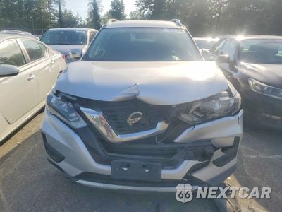 Piąte zdjęcie samochodu w środku: 2018 NISSAN ROGUE SV VIN:KNMAT2MT8JP510570 - miniatura