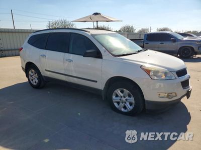Czwarte zdjęcie samochodu z boku: 2011 CHEVROLET TRAVERSE LS VIN:1GNKREED8BJ349760 - miniatura