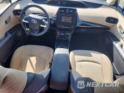 Zdjęcie 8 z 12 samochodu: 2016 TOYOTA PRIUS TWO VIN:JTDKBRFUXG3516084 - miniatura