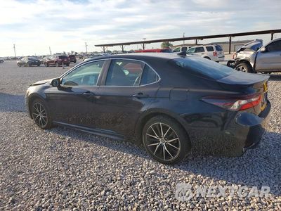 Trzecie zdjęcie samochodu z tyłu: 2021 TOYOTA CAMRY SE VIN:4T1T11AK6MU439083 - miniatura