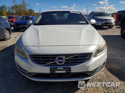Piąte zdjęcie samochodu w środku: 2016 VOLVO S60 PREMIER VIN:LYV402FK2GB089850 - miniatura