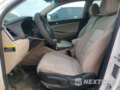Zdjęcie 7 z 14 samochodu: 2016 HYUNDAI TUCSON SE VIN:KM8J33A47GU026799 - miniatura