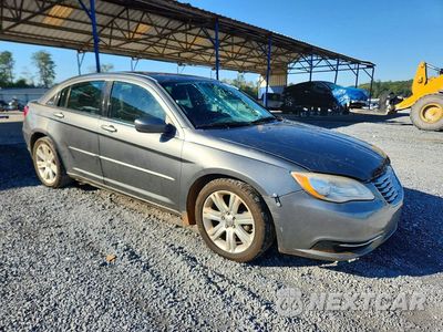 Czwarte zdjęcie samochodu z boku: 2012 CHRYSLER 200 LX VIN:1C3CCBAG7CN228617 - miniatura