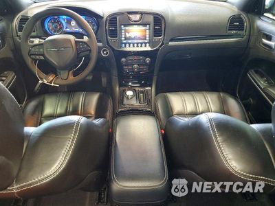 Zdjęcie 8 z 12 samochodu: 2023 CHRYSLER 300 S VIN:2C3CCABG2PH657848 - miniatura