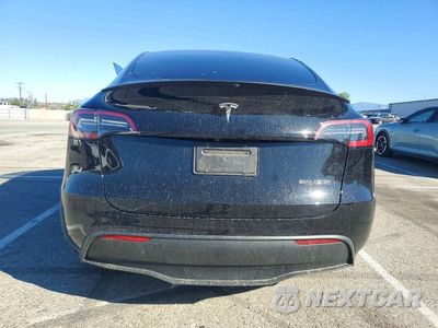 Zdjęcie 6 z 12 samochodu: 2023 TESLA MODEL Y VIN:7SAYGDEF2PF764997 - miniatura