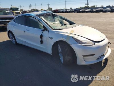 Czwarte zdjęcie samochodu z boku: 2020 TESLA MODEL 3 VIN:5YJ3E1EC6LF627637 - miniatura