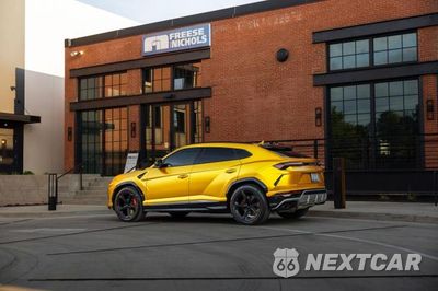 Trzecie zdjęcie samochodu z tyłu: 2019 LAMBORGHINI URUS VIN:ZPBUA1ZL5KLA02127 - miniatura
