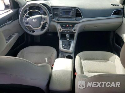 Zdjęcie 8 z 12 samochodu: 2017 HYUNDAI ELANTRA SE VIN:5NPD74LF2HH130543 - miniatura