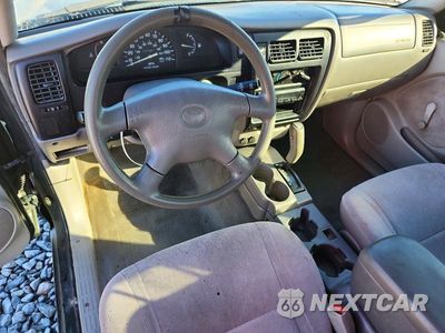 Zdjęcie 8 z 12 samochodu: 2001 TOYOTA TACOMA BASE VIN:5TENL42NX1Z734112 - miniatura