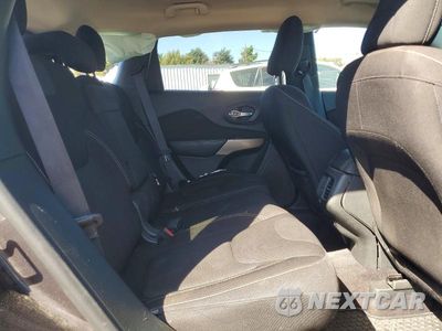 Zdjęcie 11 z 13 samochodu: 2017 JEEP CHEROKEE LATITUDE VIN:1C4PJMCS0HW589883 - miniatura