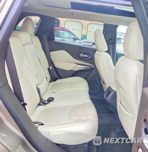 Zdjęcie 10 z 12 samochodu: 2017 JEEP CHEROKEE OVERLAND VIN:1C4PJMJS3HW551258 - miniatura