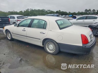 Drugie zdjęcie samochodu z przodu: 2000 LINCOLN TOWN CAR EXECUTIVE VIN:1LNHM81W9YY869911 - miniatura