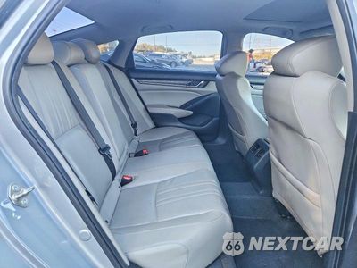 Zdjęcie 10 z 12 samochodu: 2018 HONDA ACCORD TOURING VIN:1HGCV2F98JA025015 - miniatura