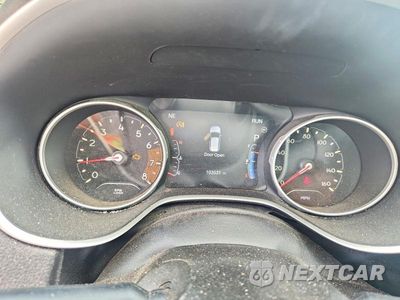 Zdjęcie 9 z 13 samochodu: 2018 JEEP COMPASS LATITUDE VIN:3C4NJDBB8JT434809 - miniatura