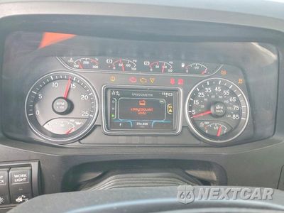 Zdjęcie 9 z 13 samochodu: 2019 INTERNATIONAL LT625 SEMI TRUCK VIN:3HSDZTZR0KN717560 - miniatura