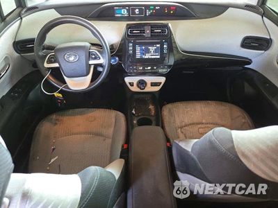 Zdjęcie 8 z 12 samochodu: 2017 TOYOTA PRIUS TWO VIN:JTDKBRFU4H3544299 - miniatura