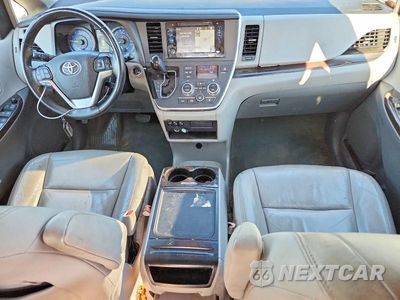 Zdjęcie 8 z 13 samochodu: 2016 TOYOTA SIENNA XLE 8-PASSENGER VIN:5TDYK3DC1GS754583 - miniatura