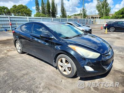 Czwarte zdjęcie samochodu z boku: 2013 HYUNDAI ELANTRA GLS VIN:5NPDH4AE0DH339720 - miniatura