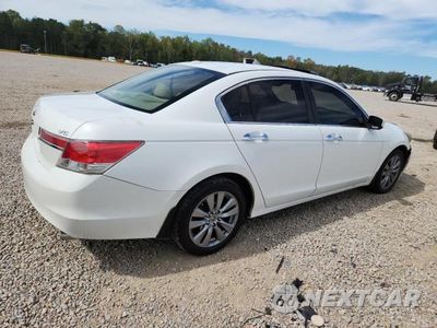 Trzecie zdjęcie samochodu z tyłu: 2012 HONDA ACCORD EXL VIN:1HGCP3F88CA024697 - miniatura