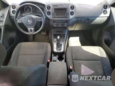 Zdjęcie 8 z 13 samochodu: 2017 VOLKSWAGEN TIGUAN S VIN:WVGBV7AXXHK050883 - miniatura