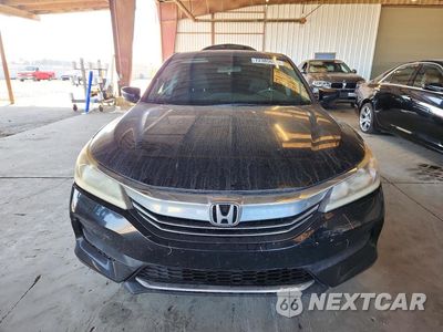 Piąte zdjęcie samochodu w środku: 2017 HONDA ACCORD LX VIN:1HGCR2F35HA117080 - miniatura