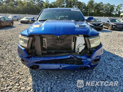 Piąte zdjęcie samochodu w środku: 2019 RAM 1500 LARAMIE VIN:1C6SRFJT4KN630658 - miniatura