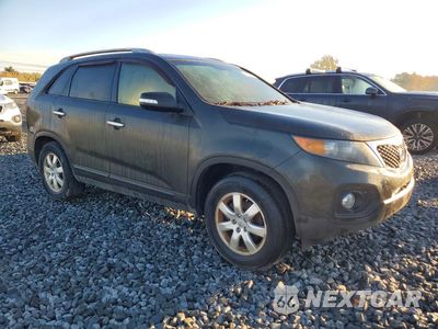 Czwarte zdjęcie samochodu z boku: 2013 KIA SORENTO LX VIN:5XYKT3A63DG313614 - miniatura