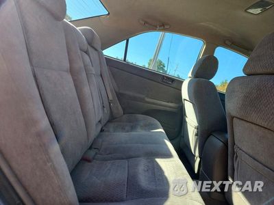 Zdjęcie 10 z 12 samochodu: 2004 TOYOTA CAMRY LE VIN:4T1BE32KX4U832160 - miniatura