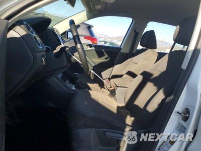 Zdjęcie 7 z 13 samochodu: 2017 VOLKSWAGEN TIGUAN S VIN:WVGAV7AX6HK046048 - miniatura