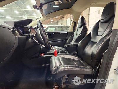 Zdjęcie 7 z 13 samochodu: 2016 TESLA MODEL X VIN:5YJXCAE26GF030329 - miniatura